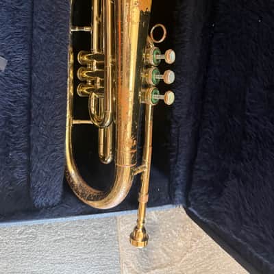 Dynasty Marching Mellophone,  with mouthpiece and case. USA image 2