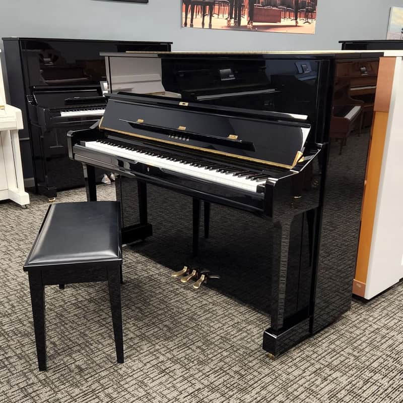 Yamaha U1 Upright Piano Manufactured 2006 in Japan 48" Polished Ebony Studio Vertical Piano image 1
