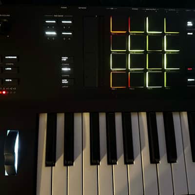 Akai MPC Key 61 w/750 GB HD image 3