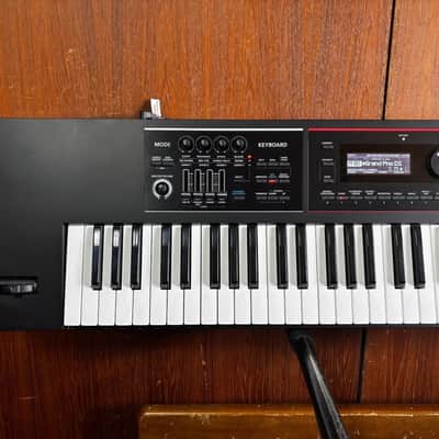 Roland JUNO-DS 76 76-key Synthesizer w/ gig bag image 2