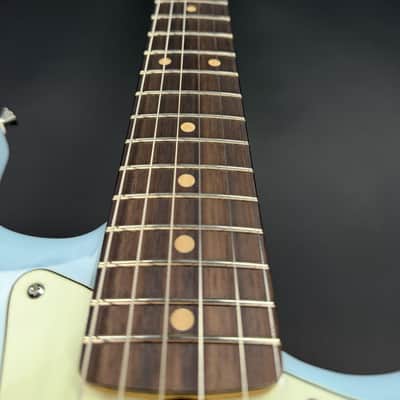 Fender Vintera III Early '60s Stratocaster - Sonic Blue image 4