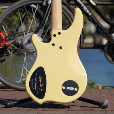 Dingwall JT3 4-String John Taylor Signature – Primrose image 4