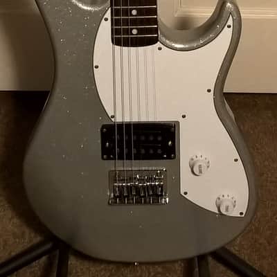 Peavey Rockmaster--Silver Sparkle; Built-In Tuner & Headphone Amp; Upgraded PU; Great Cond.; Gig Bag image 2