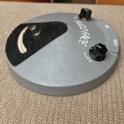 Crest Audio Dallas Arbiter England Fuzz Face 1987 Vintage Fuzz Pedal w/ Original Box image 4