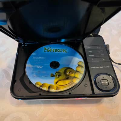 Philips Philips PD700/37 White Black 7 Inch LCD Screen Portable DVD Player. image 5