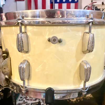 1940s Slingerland Super Gene Krupa Radio King 7x14” 16-Lug Solid Maple Snare, Aluminum War Time Badge - White Marine Pearl image 4