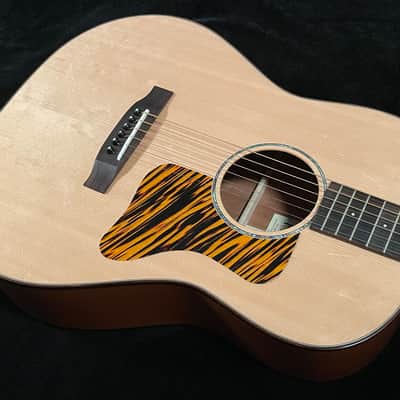 Pono DS-20 12-fret Slothead Bearclaw Sitka Spruce / Mahogany - 1 3/4" nut Natural image 1