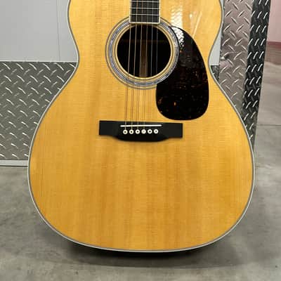 Martin J-40 Standard Jumbo Acoustic Guitar image 2