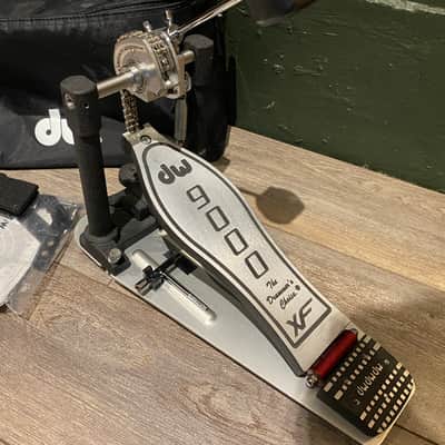 DW Drums 9000 XF Single Bass Drum Pedal + Case + Accessories / Kick image 2