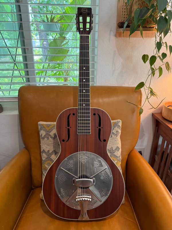 National El Trovador 2014 - Mahogany image 1