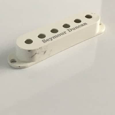 1 Seymour Duncan Fender Stratocaster Guitar Pickup Strat Cover White Light Relic image 2