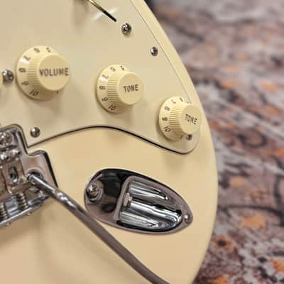 Fender American Performer Stratocaster Limited Edition - Maple Fingerboard, Olympic White, Used image 4