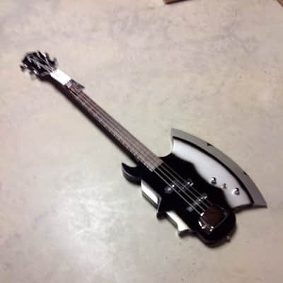 Cort Gene Simmons Axe Bass 2013 Black &Silver image 4