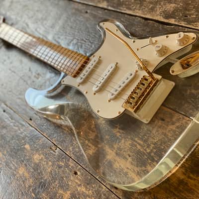 Fender Japan Very RARE Order Made 2004 Lucite Stratocaster MIJ w/ Hardcase image 6