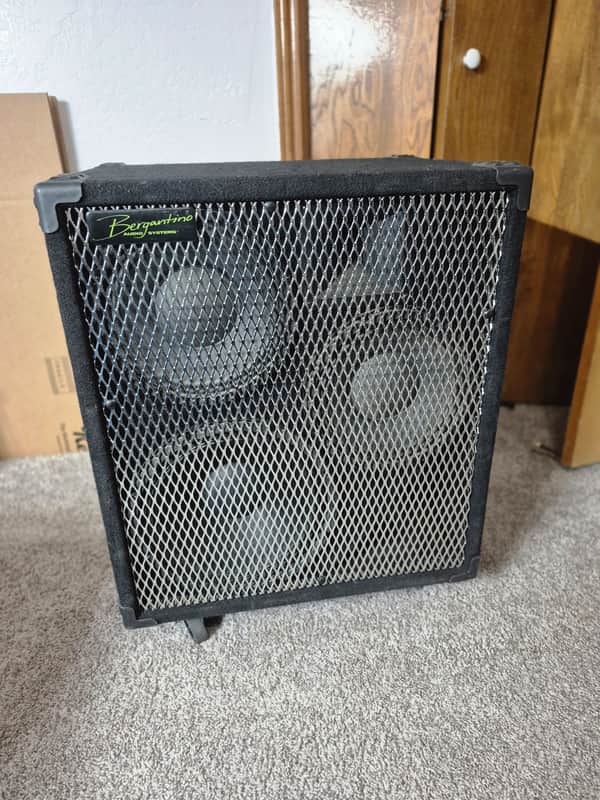 Bergantino HT322 Mid 2000's - black cloth image 1
