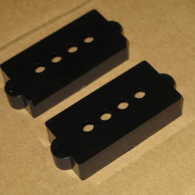 new + packaging (covers have some manufacturing imperfections) Allparts PC 0951-023 Black Pickup Cover Set (two individua covers) for Precision Bass / for P Bass - black, plastic, PC-0951-023 (never used, packaging opened to examine condition of covers) image 18