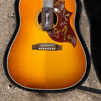 2017 Gibson Hummingbird - Case Queen - Pretty flawless.  Open to shipping image 2