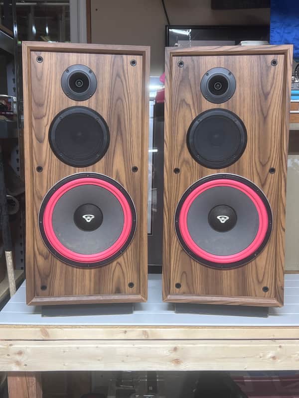 Pair Of Cerwin Vega DX-7 Speakers. 255 Watts, 4 Ohms. 34 Hz-20K Hz. image 1
