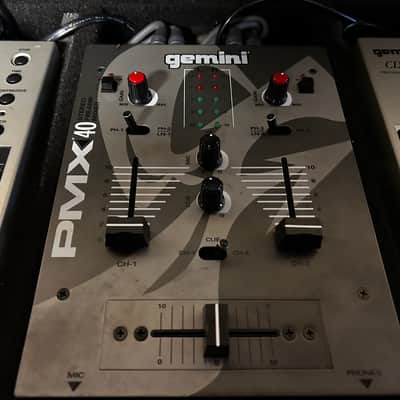 Gemini CDJ10  CD Decks with Pmx 40 mixer .. DJ case and Monster cable connections 2000 - Silver image 4