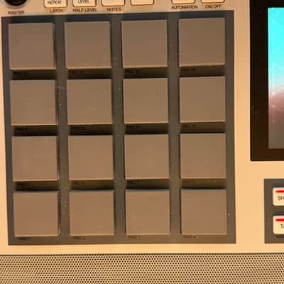 Akai MPC Live II Standalone Sampler / Sequencer Retro Edition 2020 - Present - Grey image 23