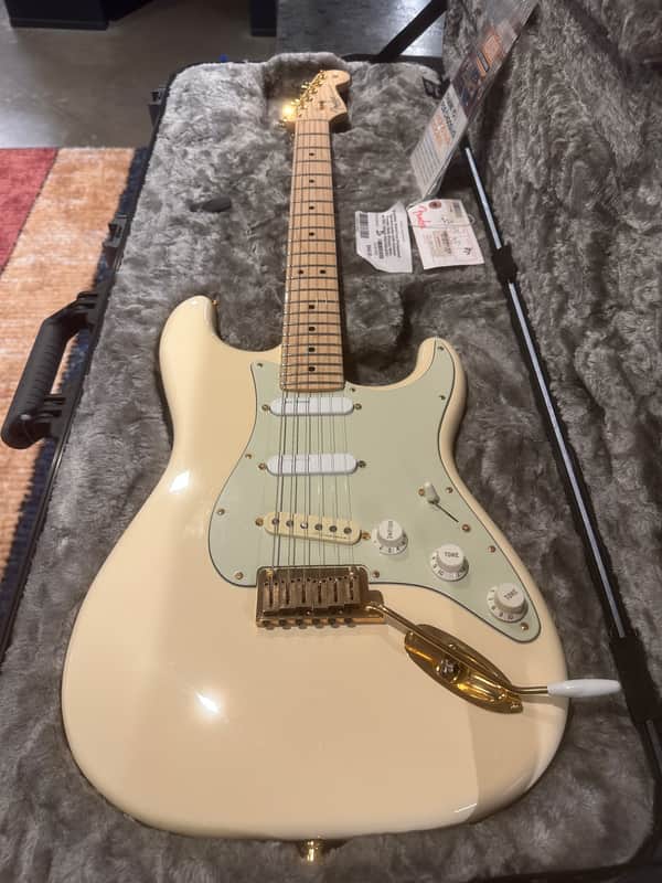 2019 Fender American Professional Stratocaster Olympic White w/ Lace Sensors & Gold Hardware OHSC image 1