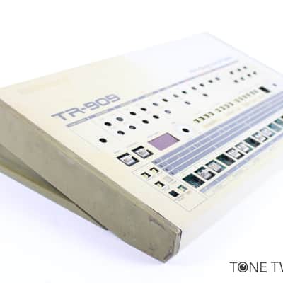 Roland TR-909 Rhythm Composer Drum Machine BAD SHAPE For Parts / Repair READ 1st image 4