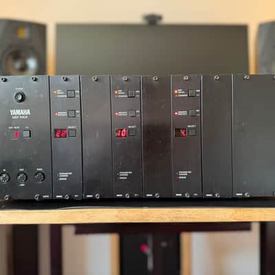 Yamaha TX216 with 3 modules (Stereo DX7!)