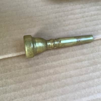 Frank Holton & Co professional trumpet / serial number  33765 /   +- 1917 made in Chicago USA floral engraving ! image 7