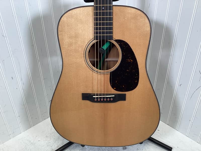 Martin D-18E Modern Deluxe 2018 - Present - Natural image 1