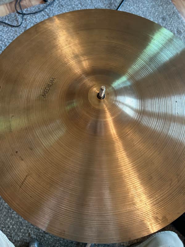 18” Zildjian Medium crash 70’s - Traditional image 1