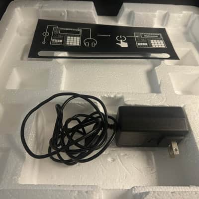 Native Instruments Maschine Plus 2020 - Present - Black mint in the box image 7