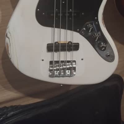 Fender Jazz Bass 1978 Olympic White – All Original Electronics – Vintage Hard Case + Manual image 14
