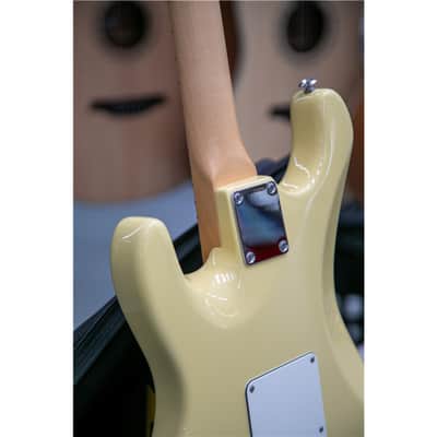SUHR Classic S Antique HSS Maple Vintage yellow image 8