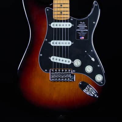 Fender American Pro Classic Stratocaster, Maple FB, 3-Color Sunburst image 1