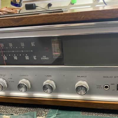 Vintage Magnavox Solid State Receiver image 3