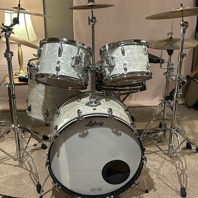 Ludwig No. 983-1 Hollywood Outfit 8x12 / 9x13 / 16x16 / 14x22" Drum Set with Keystone Badges 1967 - 1968 - Oyster Black Pearl Bild 3
