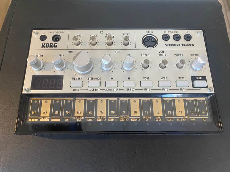 Korg Volca Bass Analog Bass Sequencer/Synthesizer 2013 - Present - Silver/Black image 1