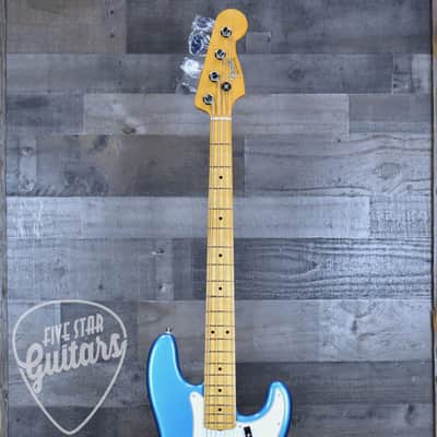 Fender Vintera III Late 60s Precision Bass - Lake Placid Blue with Gigbag image 4