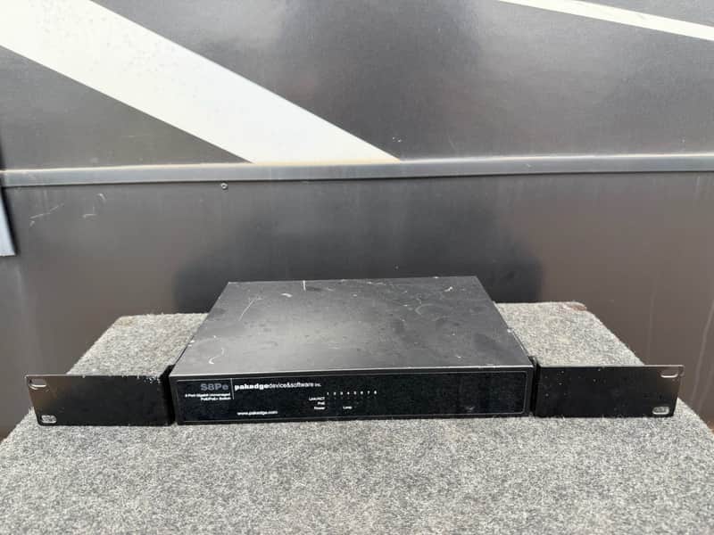 8 Port 1Gb RJ45 Pakedge S8Pe PoE/PoE+ Unmanaged Network Switch Rack Mountable image 1