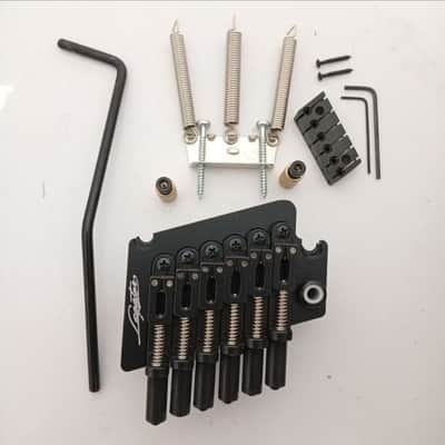 Tremolo FF multiscale headless guitar Legator 6 String - Black image 1