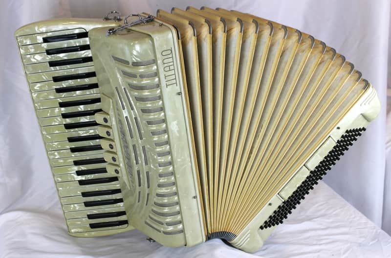 7740 - Cream Titano Mod. Special T447 Piano Accordion LMH 41 120 image 1