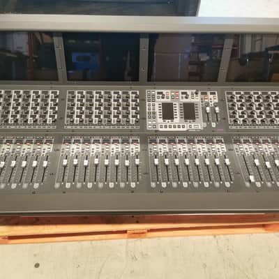 Avid Venue S6L-32D-192 with Stage 64 (96k ex VAT) image 1