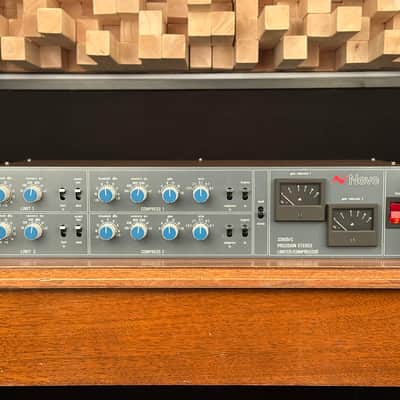 Vintage Neve 33609/C Precision Stereo and Dual Mono Compressor / Limiter 33609C 33609 C. 1990 image 2