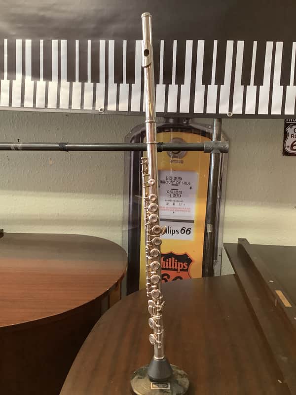 Yamaha YFL-225S Student Flute Silver Plated Beginner Flute + Case image 1