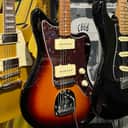 Fender Classic Player Jazzmaster Special with Pau Ferro Fretboard 2018 - 2019 - 3-Color Sunburst