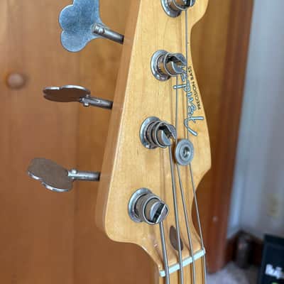 Fender '50s Precision Bass with Maple Fretboard image 9