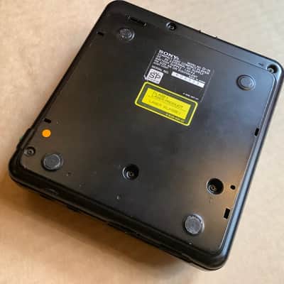 Sony Vintage 90’s Sony DiscMan D-11 Portable CD Player D 11 SONY made in Japan Class 1 image 9