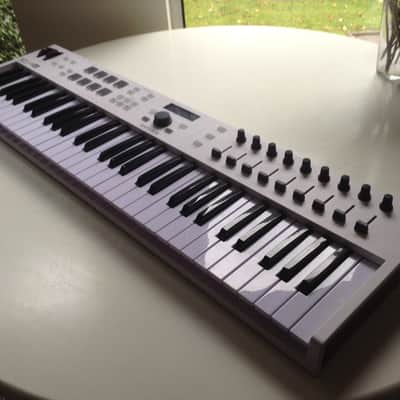 Arturia KeyLab Essential 61 MIDI Controller 2017 - Present White image 4
