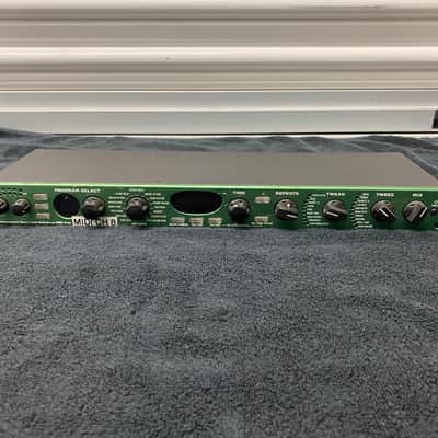 Line 6 Rack mount Echo Pro 2004 - Green | Reverb