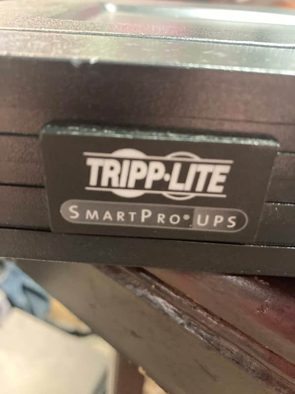 Tripp-Lite Smart500RT1U 2000's - Black image 1